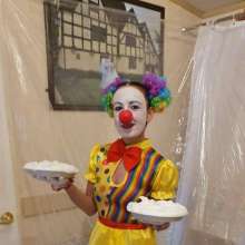 Cinqgirlracer: Cinq in Circus Clown Fun!