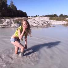 RevSlymsford: More Muddy Welly Fun In Tight Yellow Top + Daisy Dukes