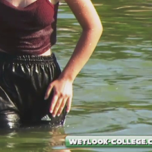 Alik: Wetlook college girls--three fountains
