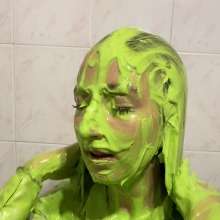 Top Messy Girls: A Big Bucket of Slime!
