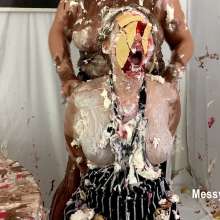 Messygirl: The Customer is Always Right 9: House of Pies