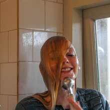 Wamtastic Jessica: Eileen in a shiny Blue Downjacket