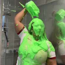 TheGungeZone: Kellie's Messy Football Forfeit