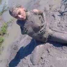 Alana SexyMessyBabes: Happy Earth day lets get messy!