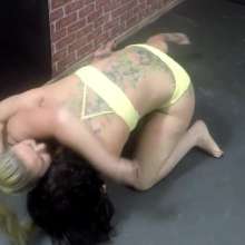 TheGungeZone: Messy Wrestling: Siren Vs Lexi