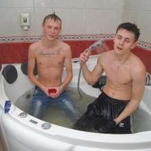 Wet Live Team: Ruslan Invited Artem to the Bath and They Got Wet Together!