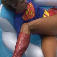 wamtec: Supergirl Vs Flashgirl