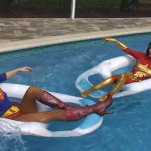 wamtec: Supergirl Vs Flashgirl