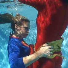 wamtec: Supergirl Vs Flashgirl