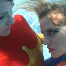 wamtec: Supergirl Vs Flashgirl
