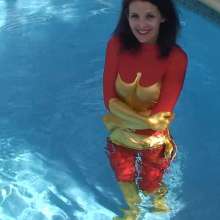 wamtec: Supergirl Vs Flashgirl