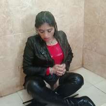 WetPlace: Jazminss Lovely Shower