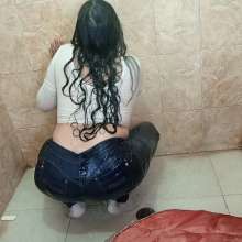 WetPlace: Jazminss Shower In Jeans