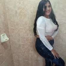 WetPlace: Jazminss Shower In Jeans