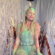 FunFilled Photography: Krystal's Pie and Slime Trivia Challenge in Jeans!