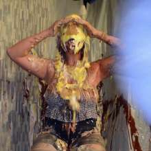 FunFilled Photography: Krystal's Pie and Slime Trivia Challenge in Jeans!