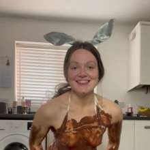WAMfuns Messy Forfeits: Queen Peach Chocolate Easter Bunny