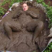 Darkabyss445: Sexy Fun in the Mud Pit