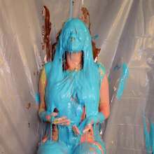 FunFilled Photography: Sydney's Pie and Slime Trivia Challenge in Jeans/Crop Top!