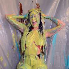 FunFilled Photography: Sydney's Pie and Slime Trivia Challenge in Jeans/Crop Top!
