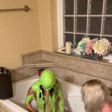 Slimed Models: Zoe and Dani Slime Each Other Naked