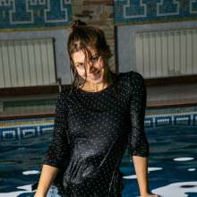 wet.look.me: Wetlook girl in blouse and jeans get wet in pool | Wetlook.biz