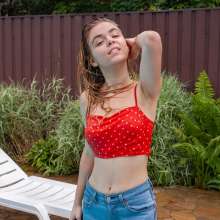 wet.look.me: Wetlook girl get wet in Jeans and Sandals in Outdoor Pool | Wetlook.biz