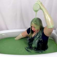 CheekyLuna: Cheekyluna's Posh Lady Takes A Gunge Bath