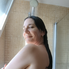 FSChloe: Chloe Takes A Quick Holiday Shower