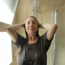 FSChloe: Chloe Takes A Quick Holiday Shower