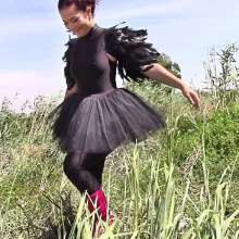 FOXY: Ayako black swan in mud