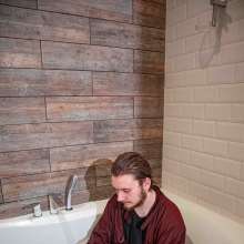 Wet Live Team: Good Morning and Oleg's Excellent Getting Wet in the Bath