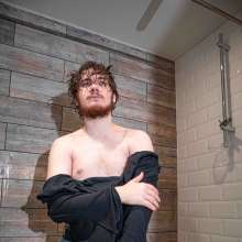 Wet Live Team: Good Morning and Oleg's Excellent Getting Wet in the Bath