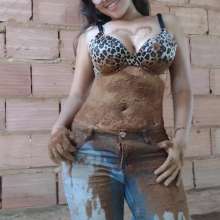 Wam Bagheera Studio: Messy Mud Belly Fun