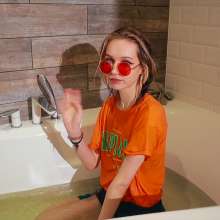 Wet Live Team: Mila Loves to Get Wet in the Bath before Reading Books