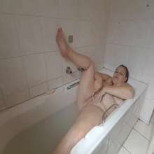 Darkabyss445: My Hair Washing, Shaving and Wet