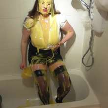 WAMfuns Messy Forfeits: Secretary Sophia's Gungey Masturbation