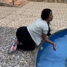 wet.look.me: Wetlook girl in leggings swimming in Pool | Wetlook.biz