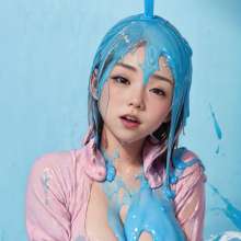 MMasia: Gunged in a low-cut sweater