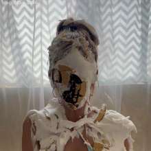 Anglefan: Vivi gets pied from above!