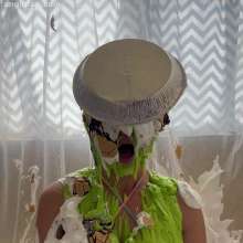 Anglefan: Vivi gets pied from above!