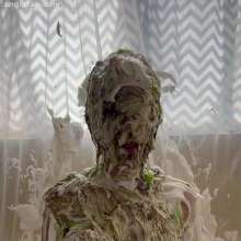 Anglefan: Vivi gets pied from above!