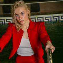 wet.look.me: Wetlook girl in tights swimming in pool | Wetlook.biz
