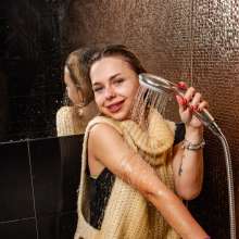 wet.look.me: Wetlook girl in woolen sweater and overalls in the shower | Wetlook.biz
