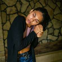 wet.look.me: Wetlook girl in Jeans and cardigan gets wet in pool | Wetlook.biz