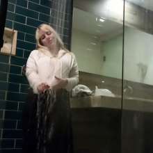 wet.look.me: Wetlook girl in shower in skirt | Wetlook.biz