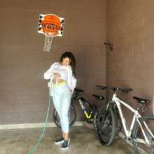 wet.look.me: Wetlook girl in white Leggings gets wet | Wetlook.biz