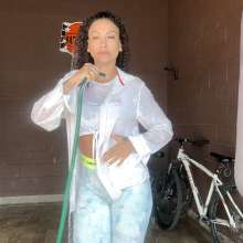 wet.look.me: Wetlook girl in white Leggings gets wet | Wetlook.biz