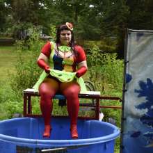 JD and Messy Andi: Spreading some positivity with a dunked clown :)