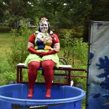 JD and Messy Andi: Spreading some positivity with a dunked clown :)